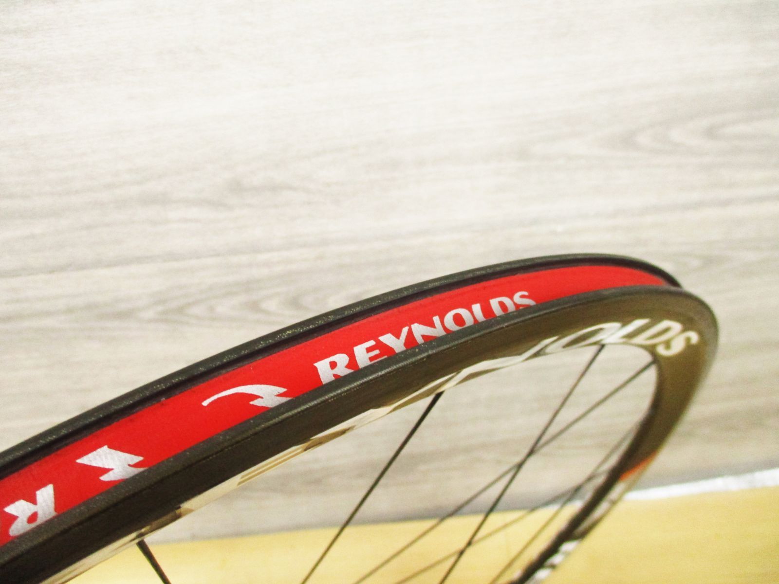 REYNOLDS ＜attack＞クリンチャー カーボンホイール フロントのみ W1