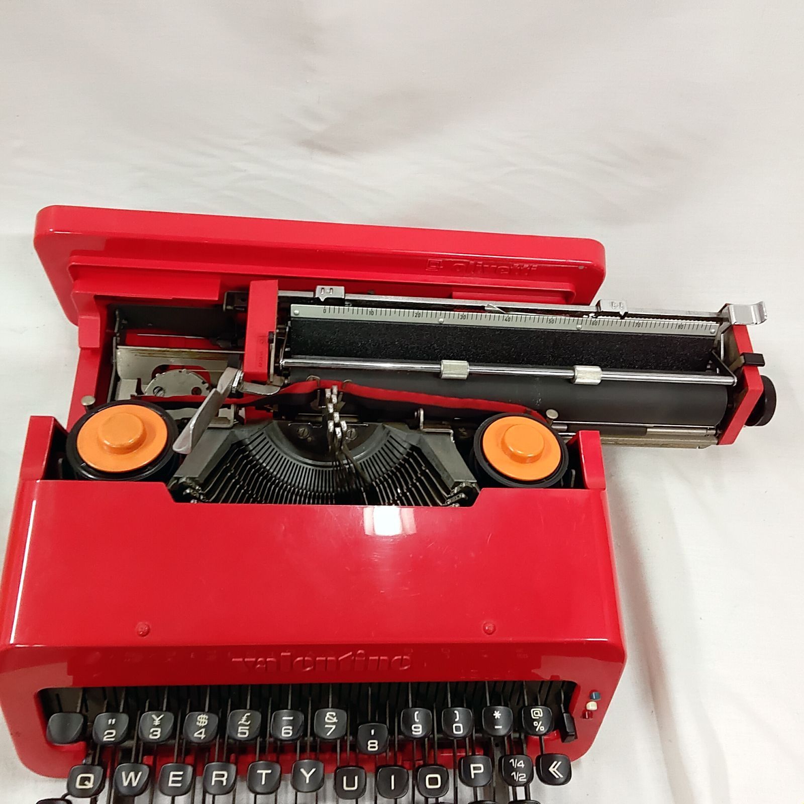 中古品・タイプライター オリベッティ 社 バレンタイン Olivetti
