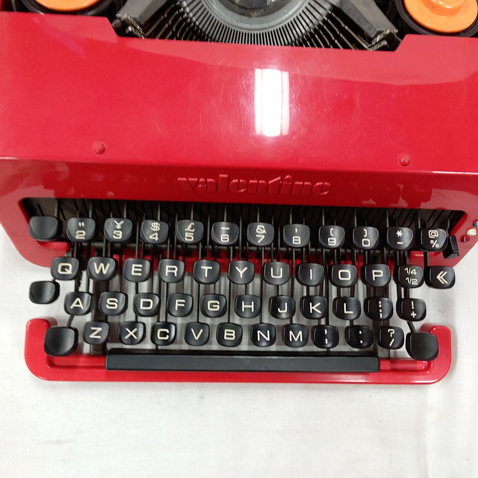 中古品・タイプライター オリベッティ 社 バレンタイン Olivetti