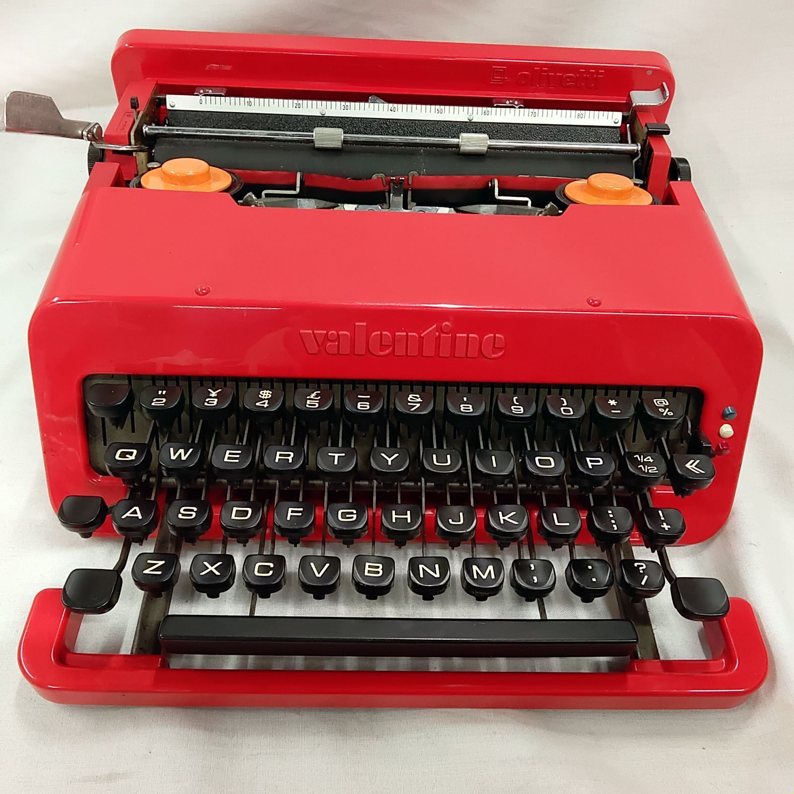 中古品・タイプライター オリベッティ 社 バレンタイン Olivetti