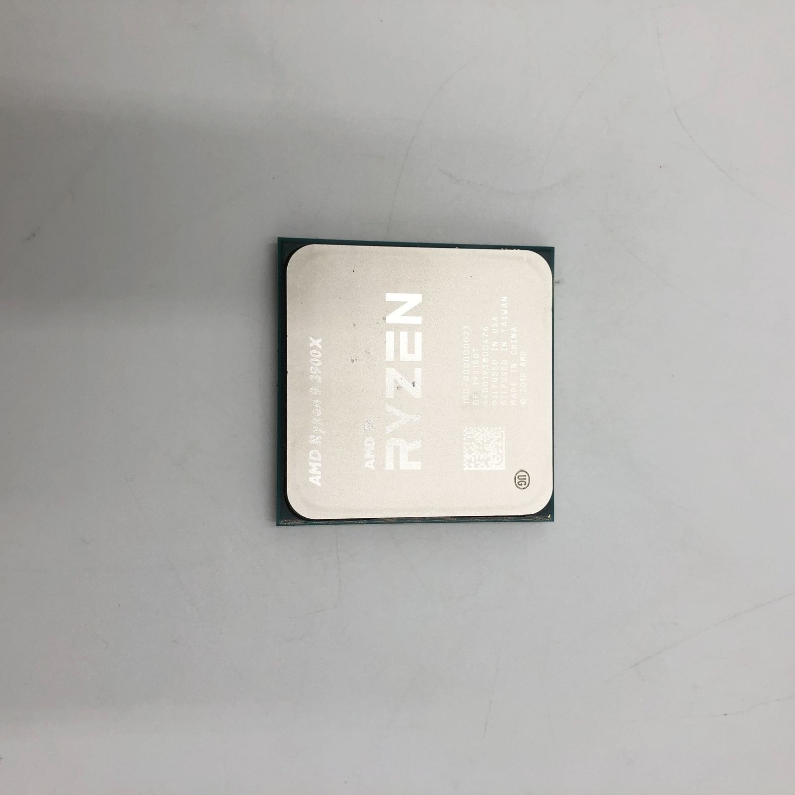 AMD Ryzen 9 3900X with Wraith Prism cooler 3.8GHz 12コア / 24