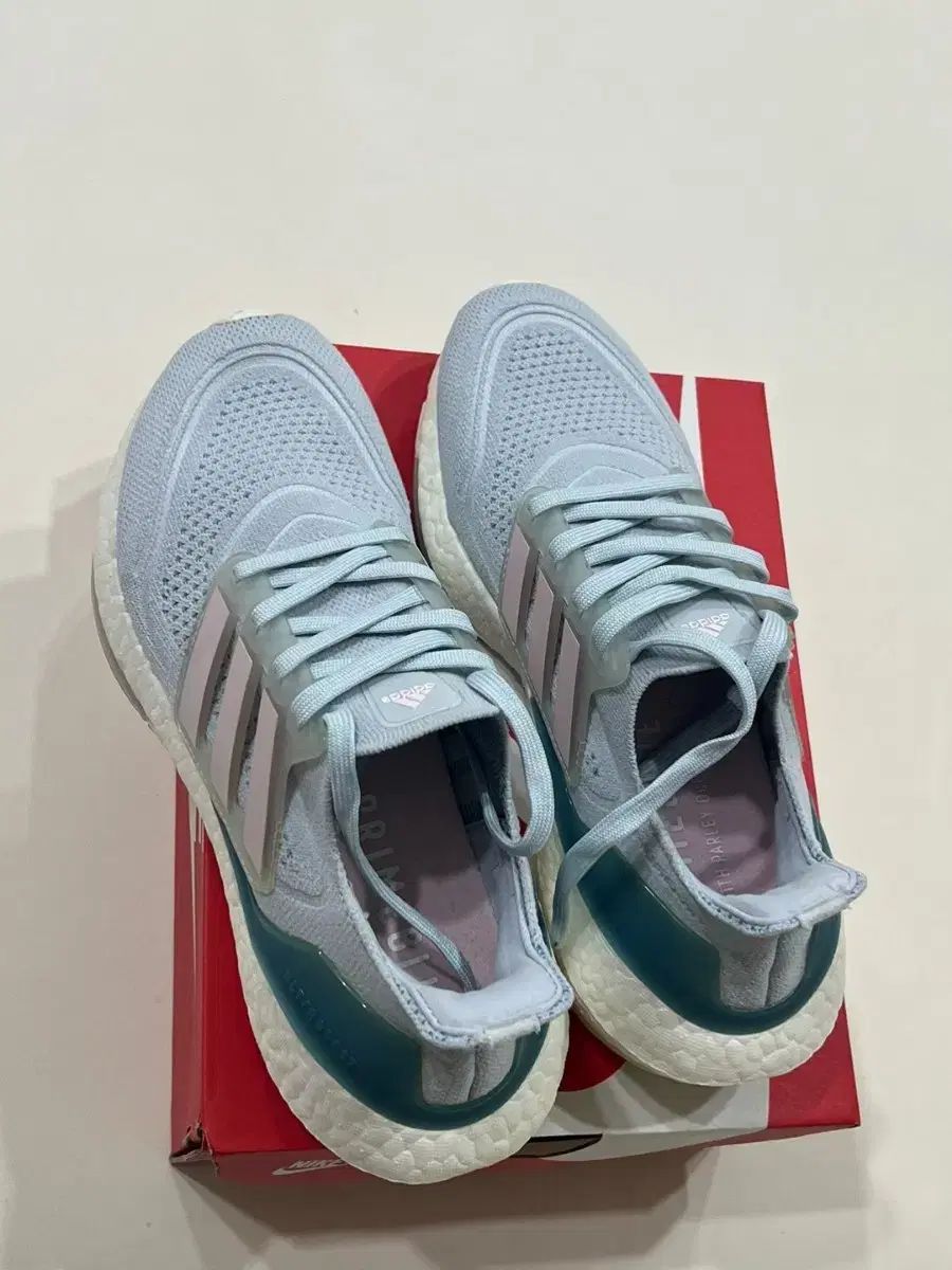  アディダス ブースター ランニングシューズ 235 登山靴 トレッキングシューズ アウトドアシューズ