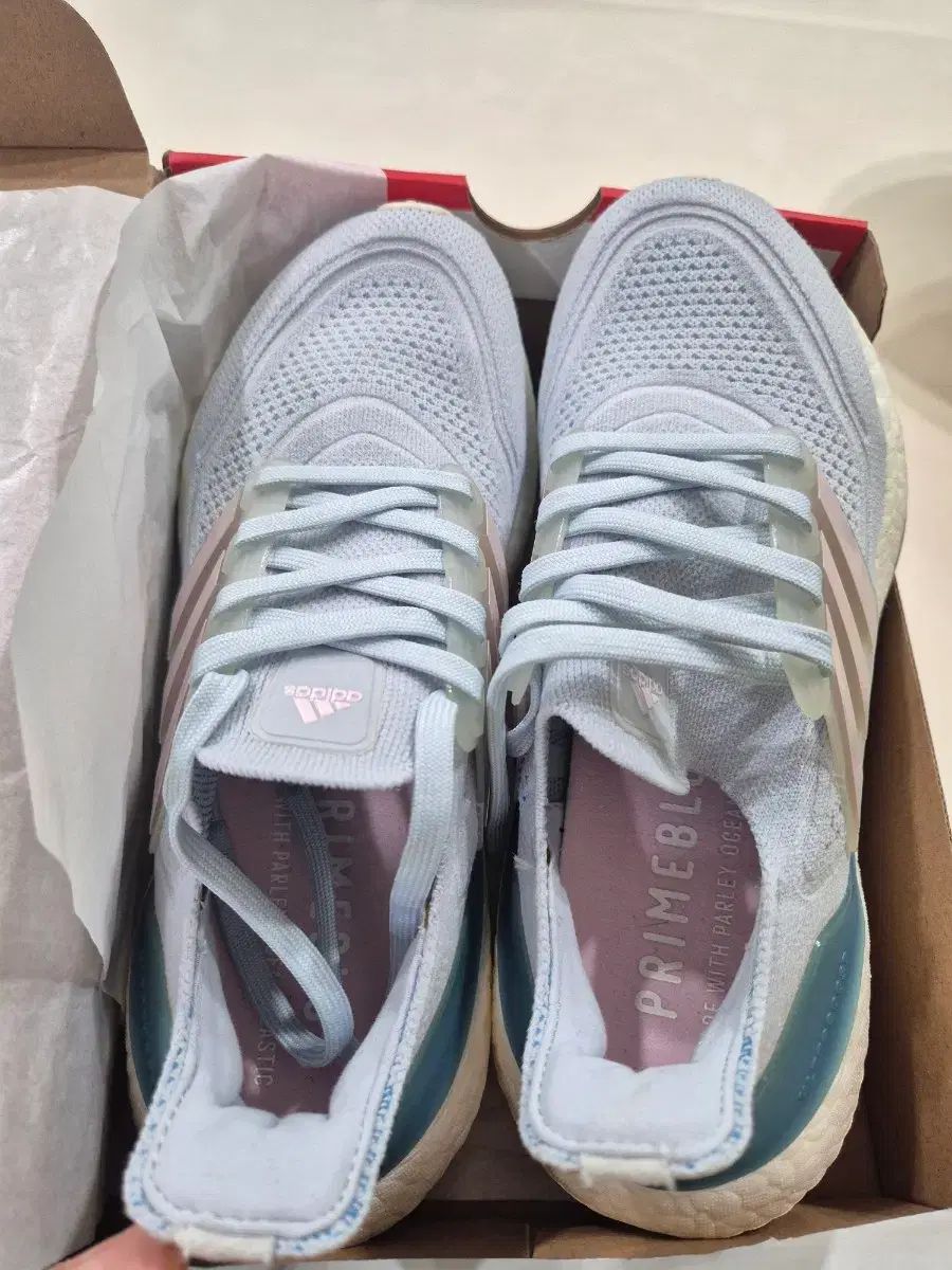 アディダス ブースター ランニングシューズ 235