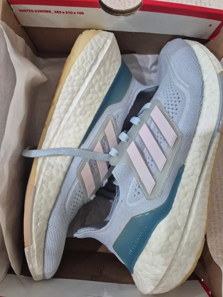 アディダス ブースター ランニングシューズ 235