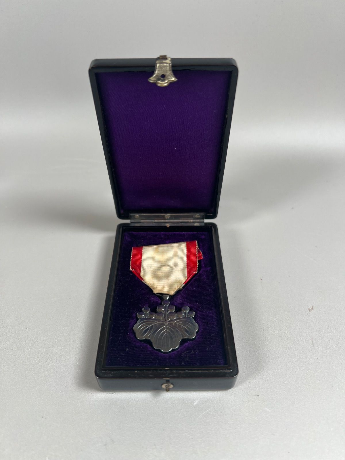 勲八等白色桐葉章 勲章 - メルカリ