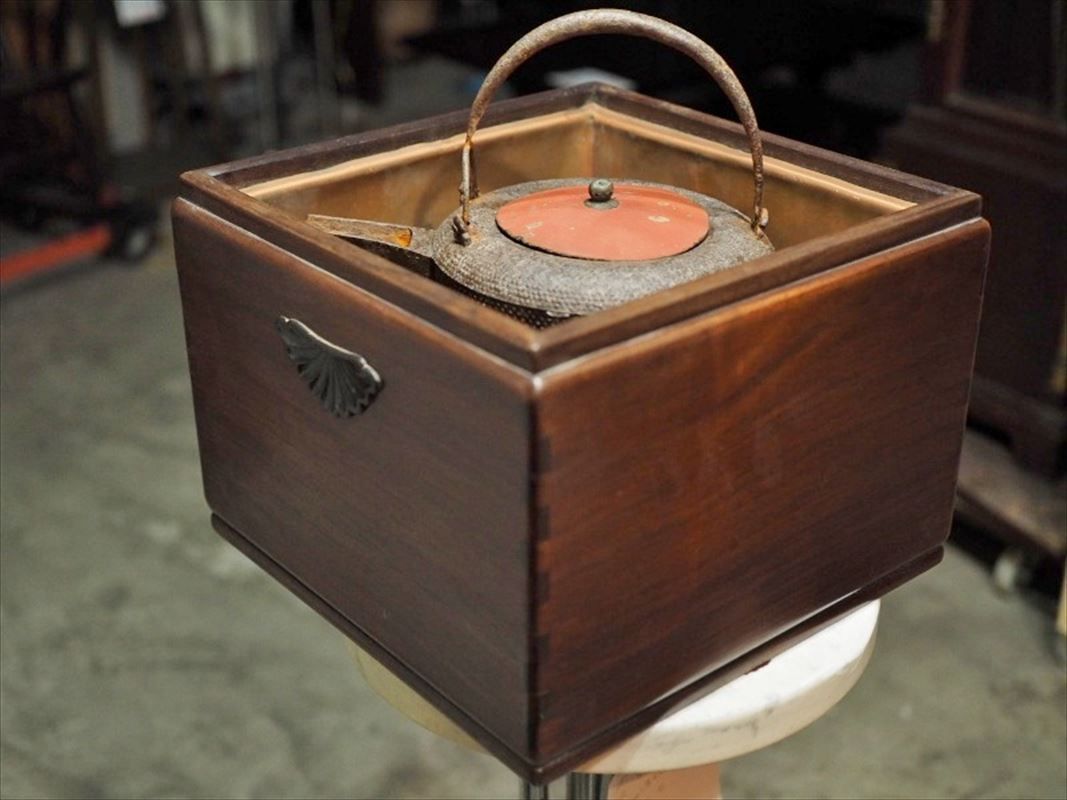 小型角火鉢 手あぶり 五徳・鉄瓶おまけ 昭和前期 古録展 送料無料 中古