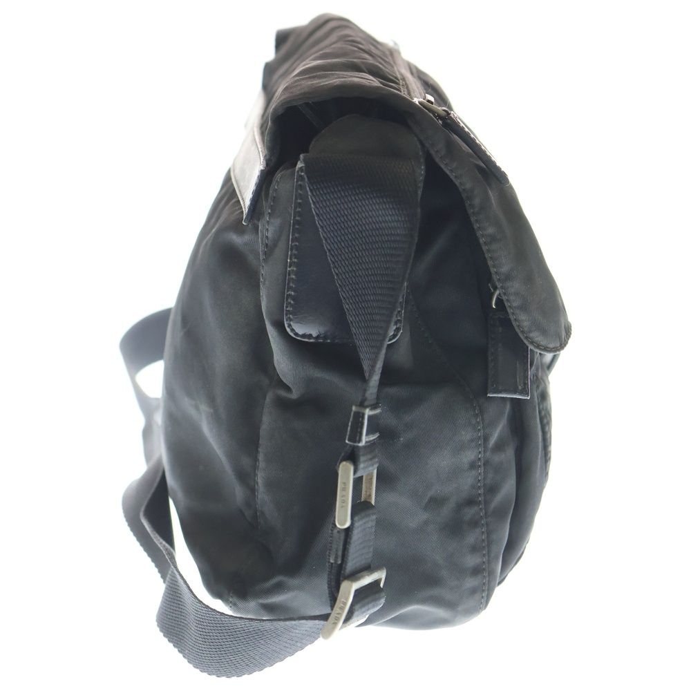 PRADA (プラダ) 三角ロゴプレート ナイロン ショルダーバッグ ブラック