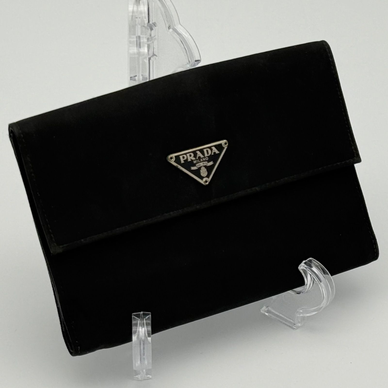 美品】プラダテスートナイロン 三角ロゴプレート 長財布 - メルカリ