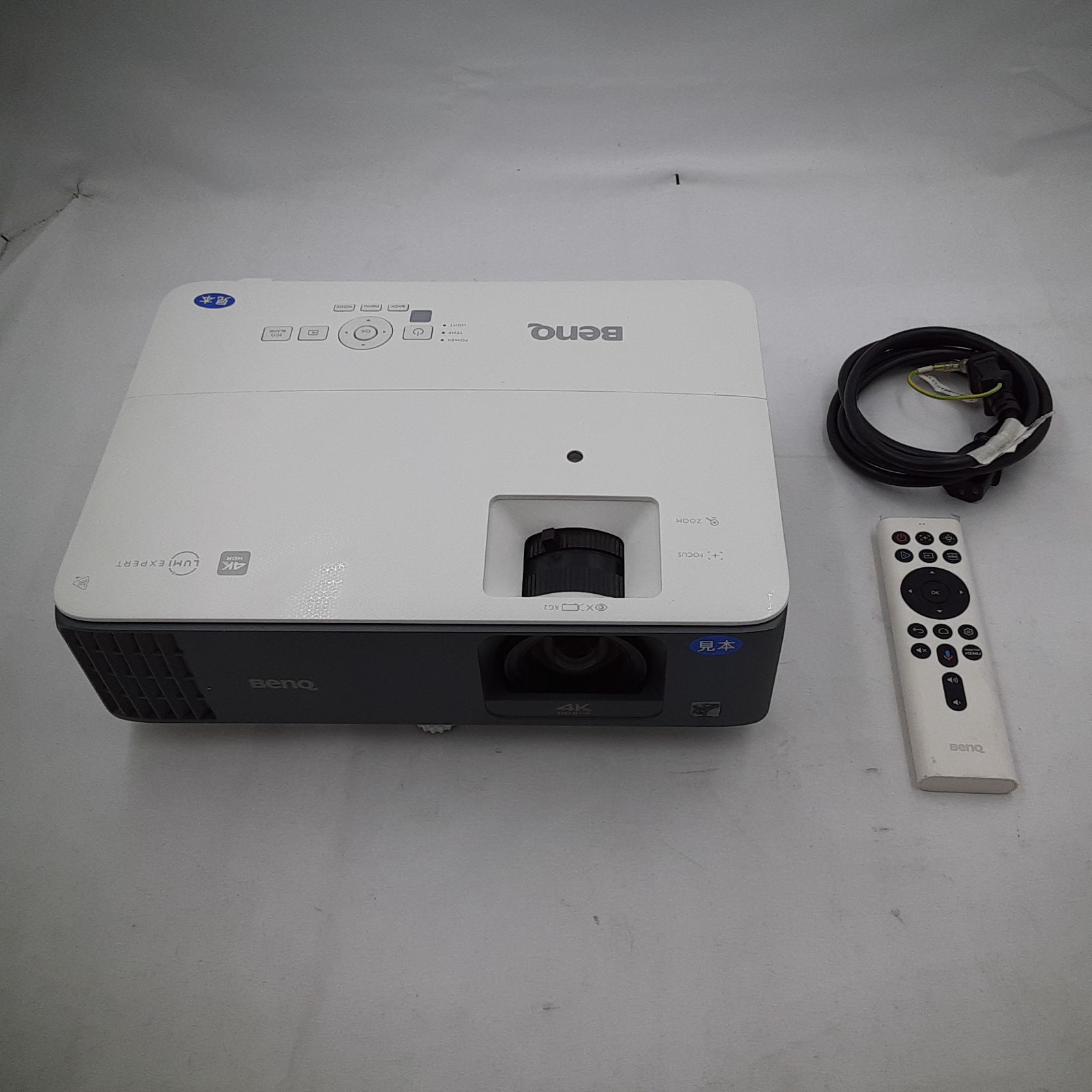 ☆ジャンク/起動確認済み☆ BenQ プロジェクター TK700STi TK700STi 