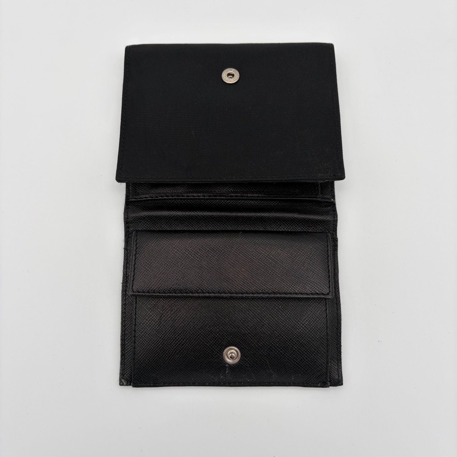 プラダ テスートナイロン 三角ロゴプレート 二つ折り財布 コンパクト