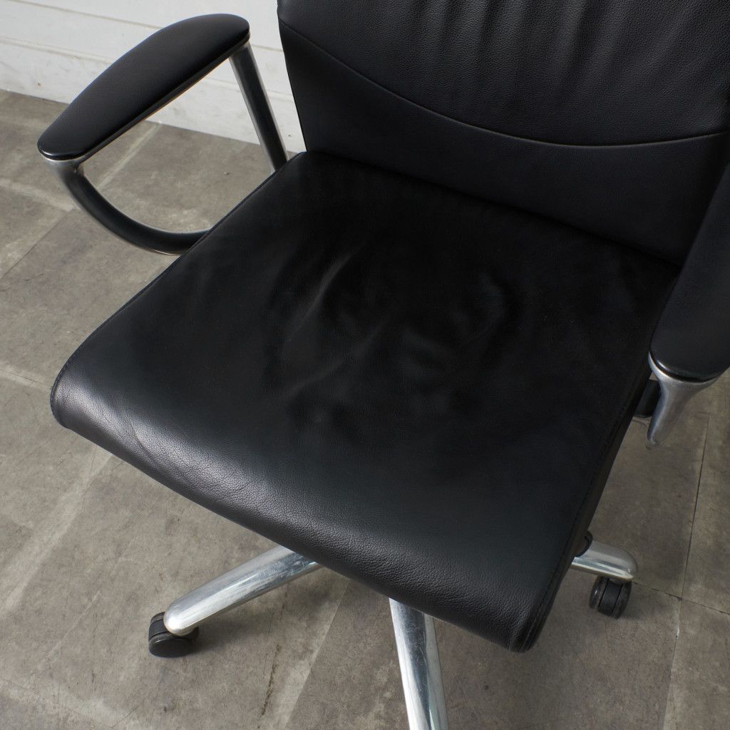 オカムラ エグゼクティブチェア デスクチェア 本革 キャスター 椅子
