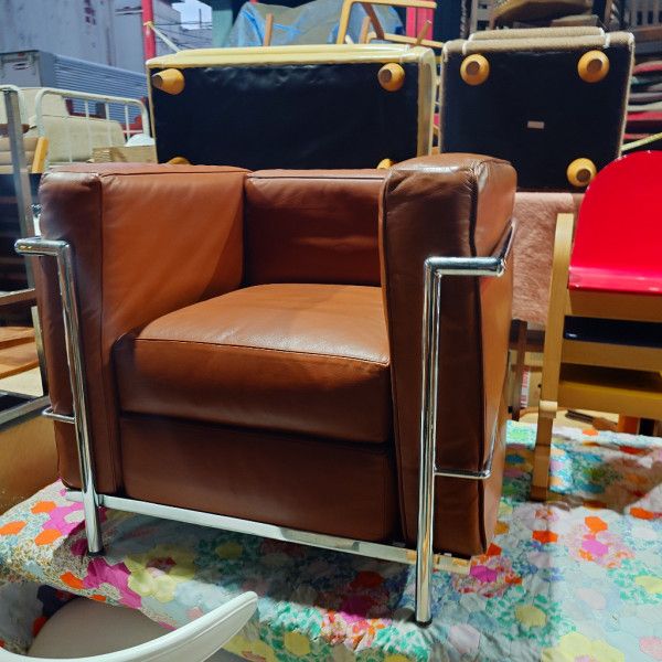 リプロダクト イタリア 製 LC2 ソファ 1人掛け 本革 グランコンフォート コルビュジェ 1シーター シングルソファ ITALY 名作 87345