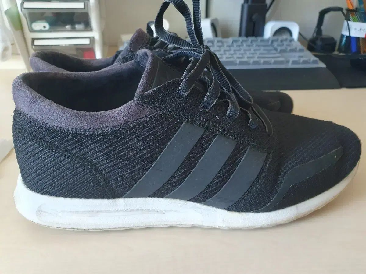 ロサンゼルス adidas ブラック スニーカー 260