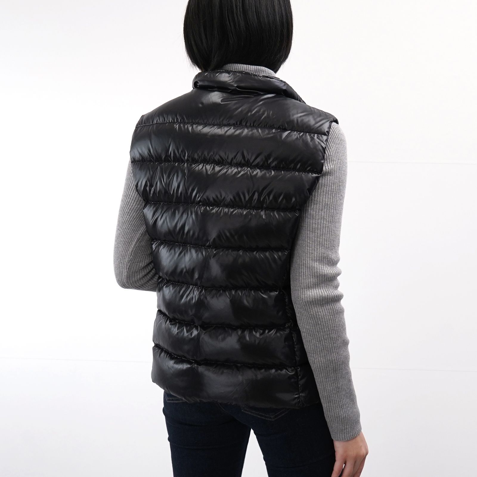 未使用 展示品】MONCLER GHANY ダウンベスト 1A52500 68950 - メルカリ