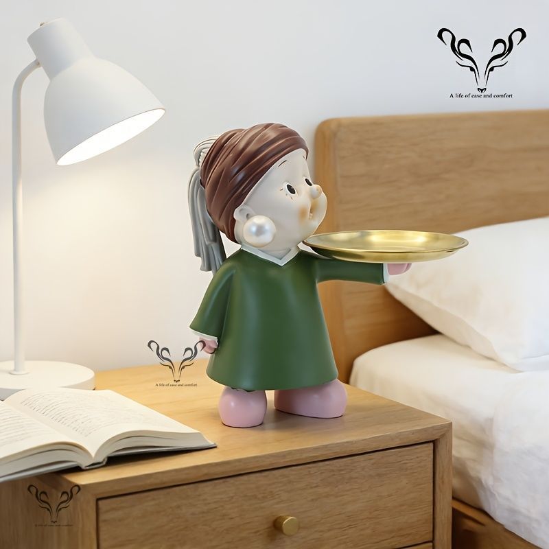 小物入れ 鍵置き 置物 インテリア オブジェ トレイを持っている女性