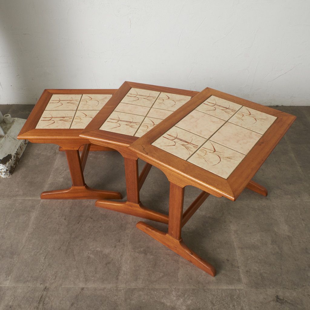 イギリス ヴィンテージ タイルトップ ネストテーブル ローテーブル