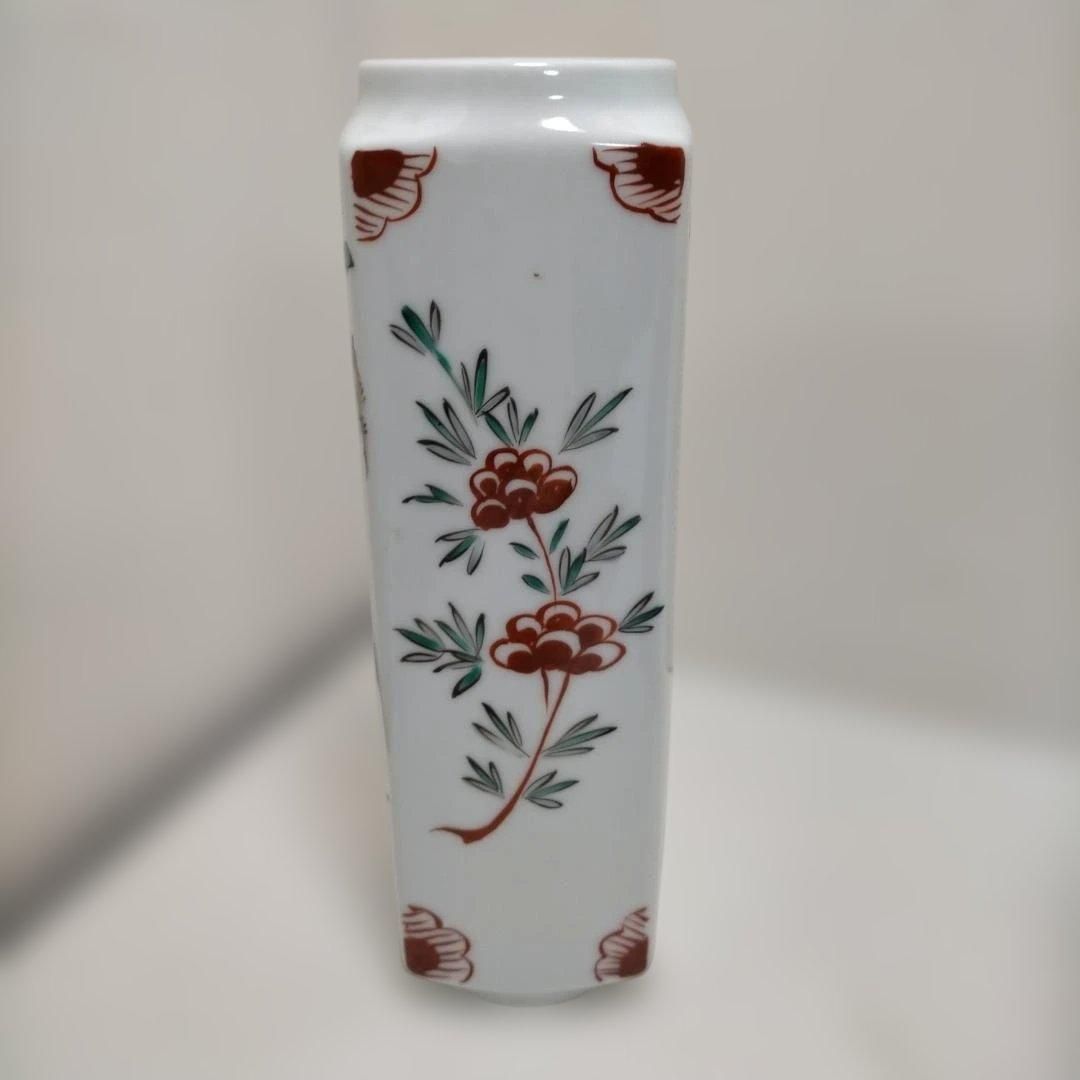 色絵花瓶 角型 花器 和風 草花文 赤絵 白磁 床の間 茶道具 置物