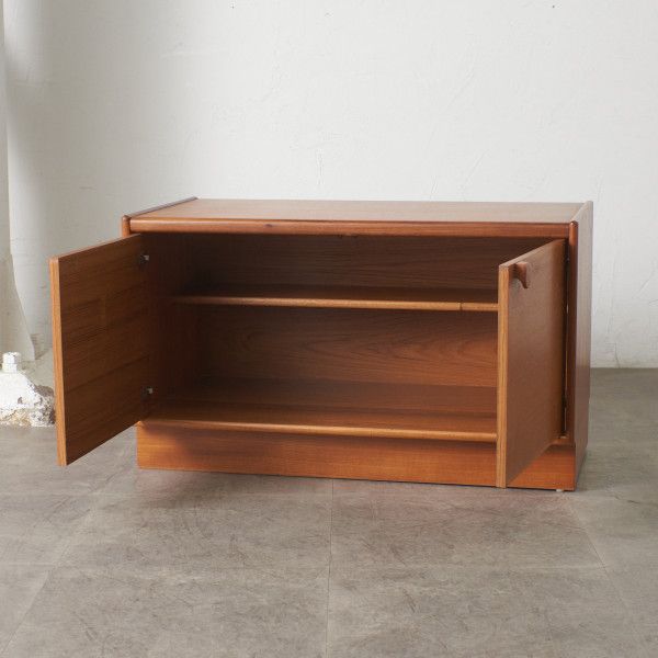 イギリス Turnidge ヴィンテージ キャビネット チーク サイドボード AV