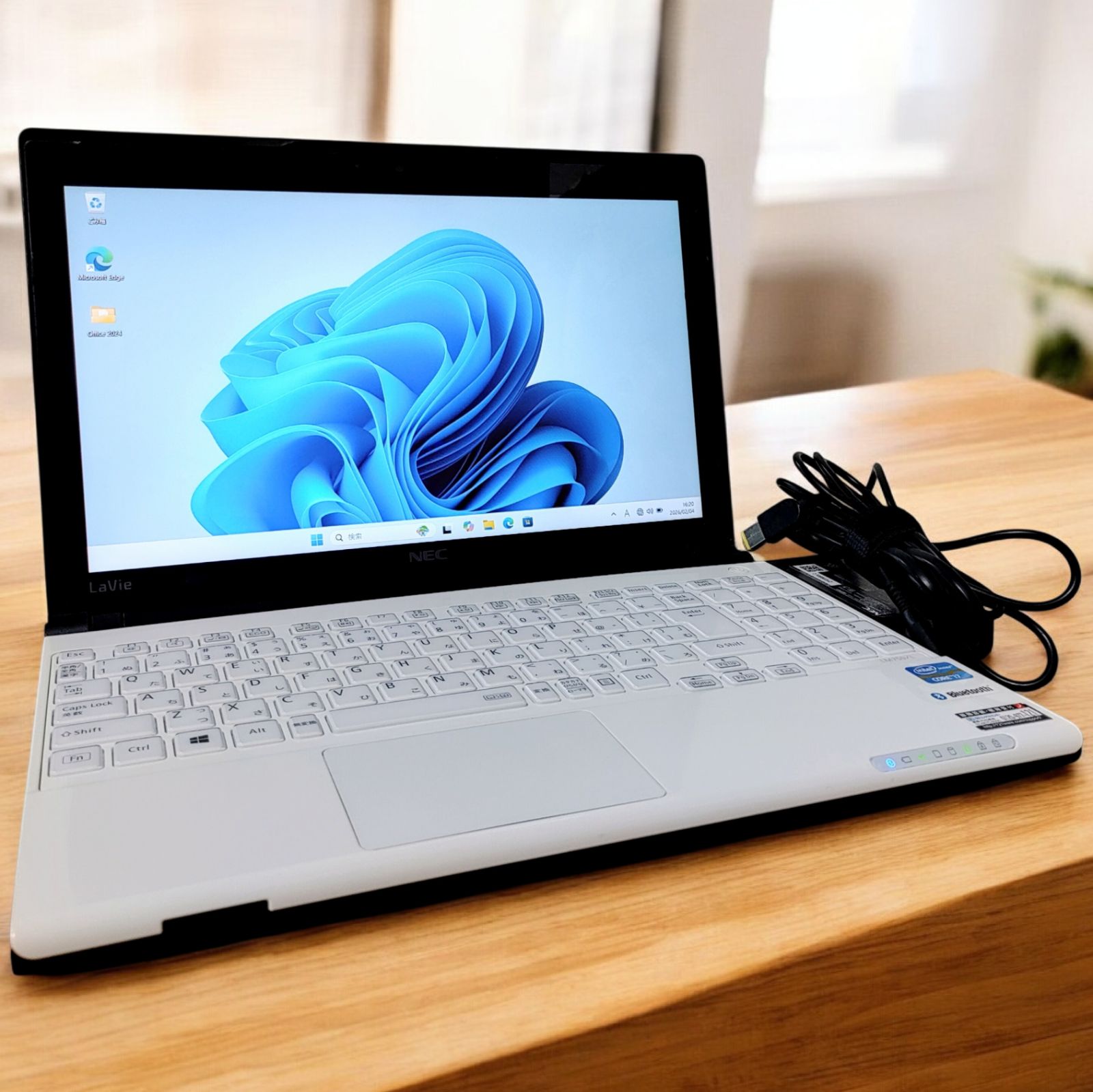 NEC LaVie Corei7 メモリ16GB SSD512GB 小型 ブルーレイ対応 高解像度