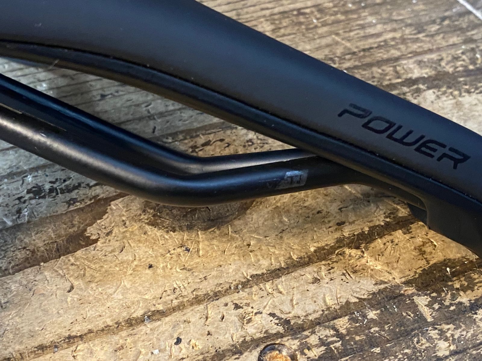 JW239 スペシャライズド SPECIALIZED POWER EXPERT サドル 黒 Hollow