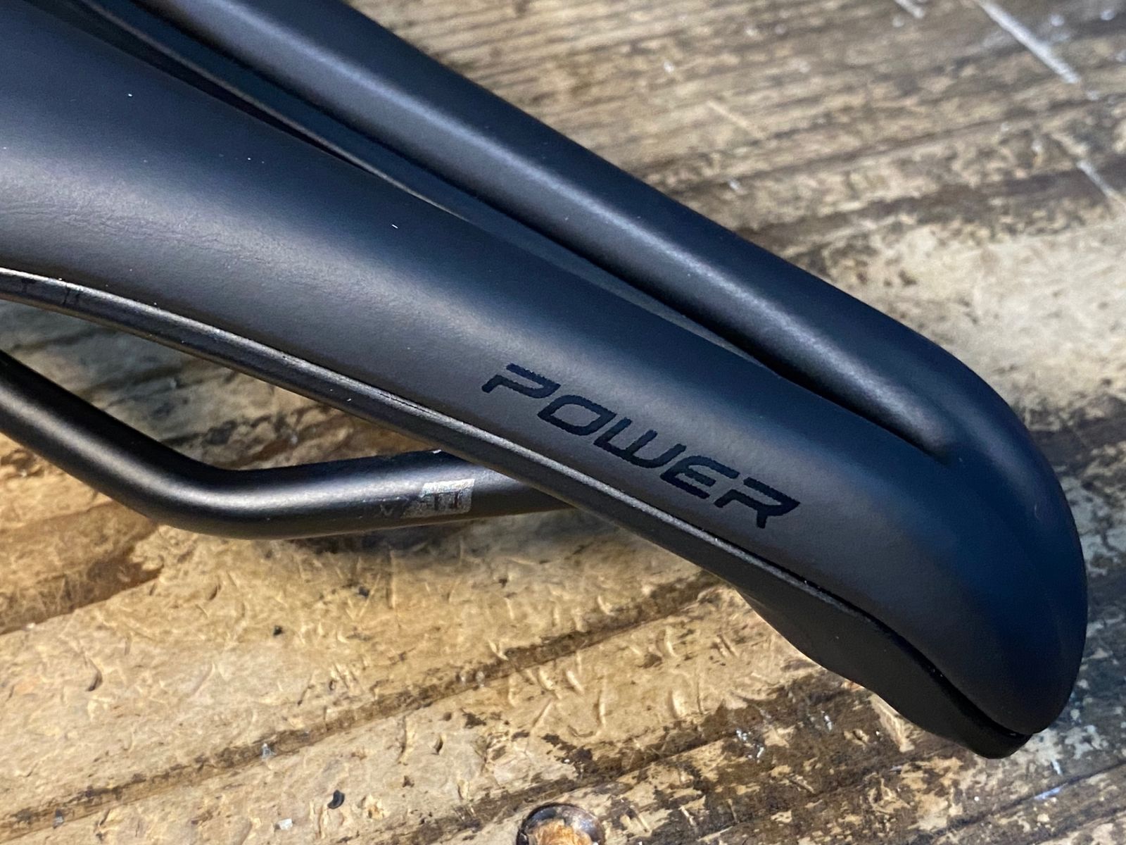 JW239 スペシャライズド SPECIALIZED POWER EXPERT サドル 黒 Hollow