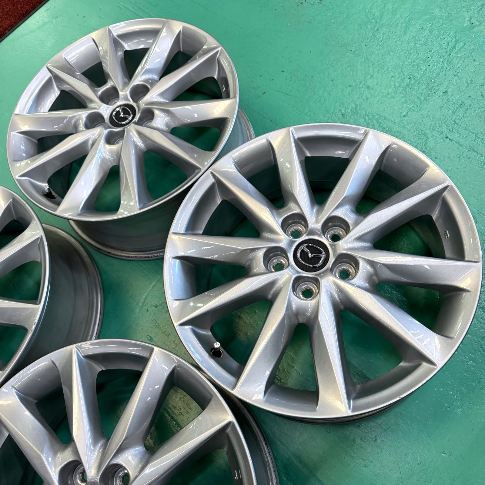 美品】BM系 アクセラ 純正 18インチ 7J +50 PCD114.3 4本 シルバー