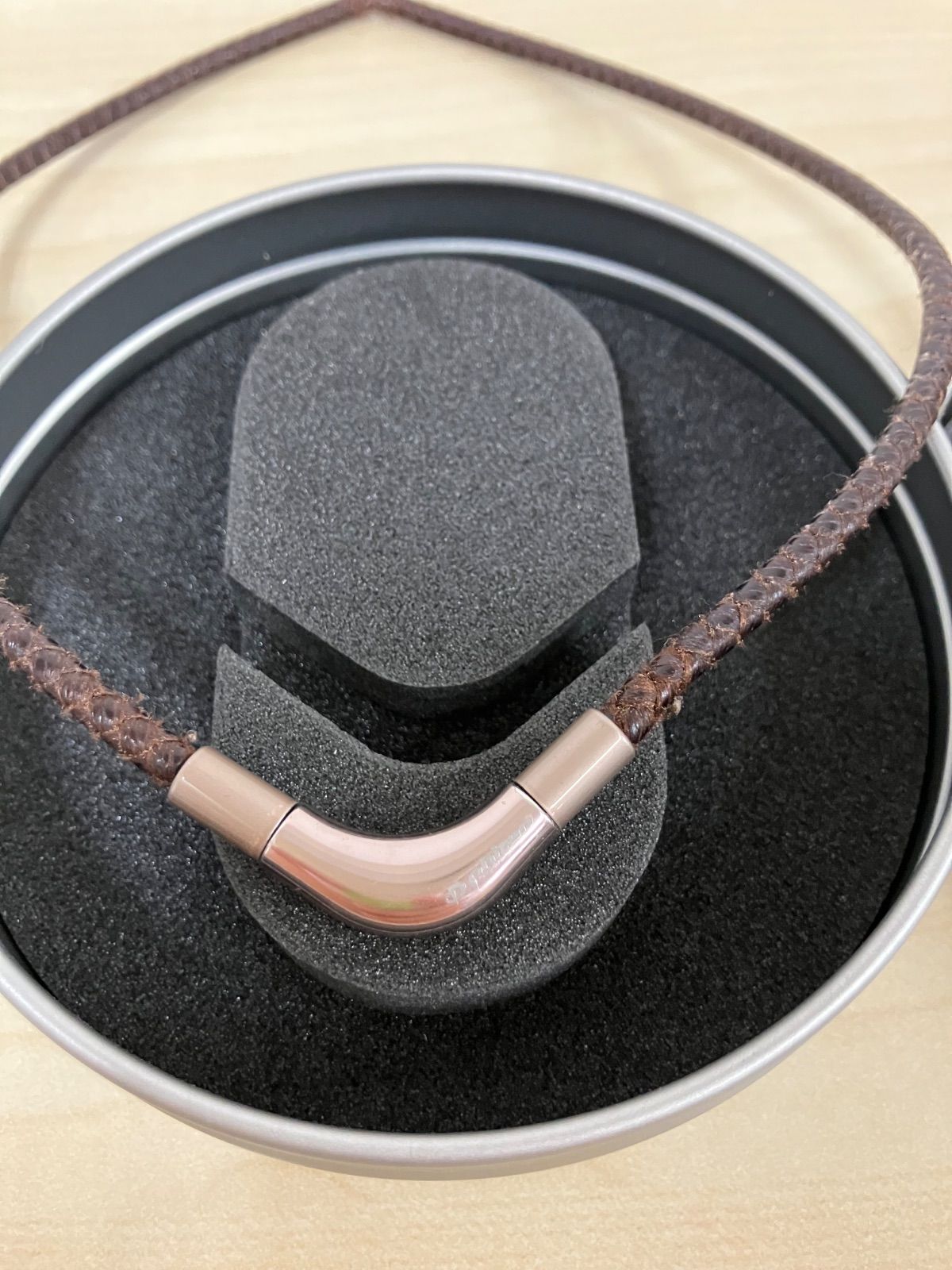 P/ phiten RAKUWAネックX100 (チョッパーモデル）ブラウン 40cm - メルカリ