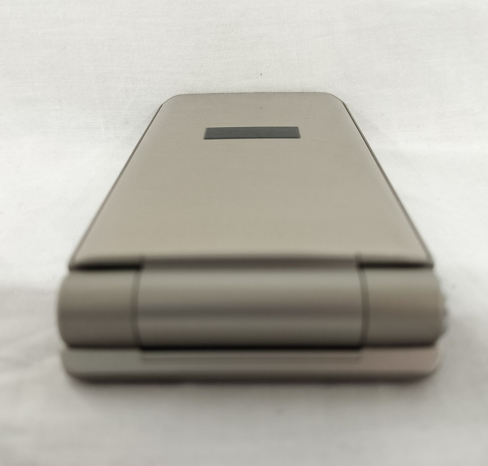 docomo F-41C ガラケー 充電スタンド付 通電動作良好 ネットワーク利用