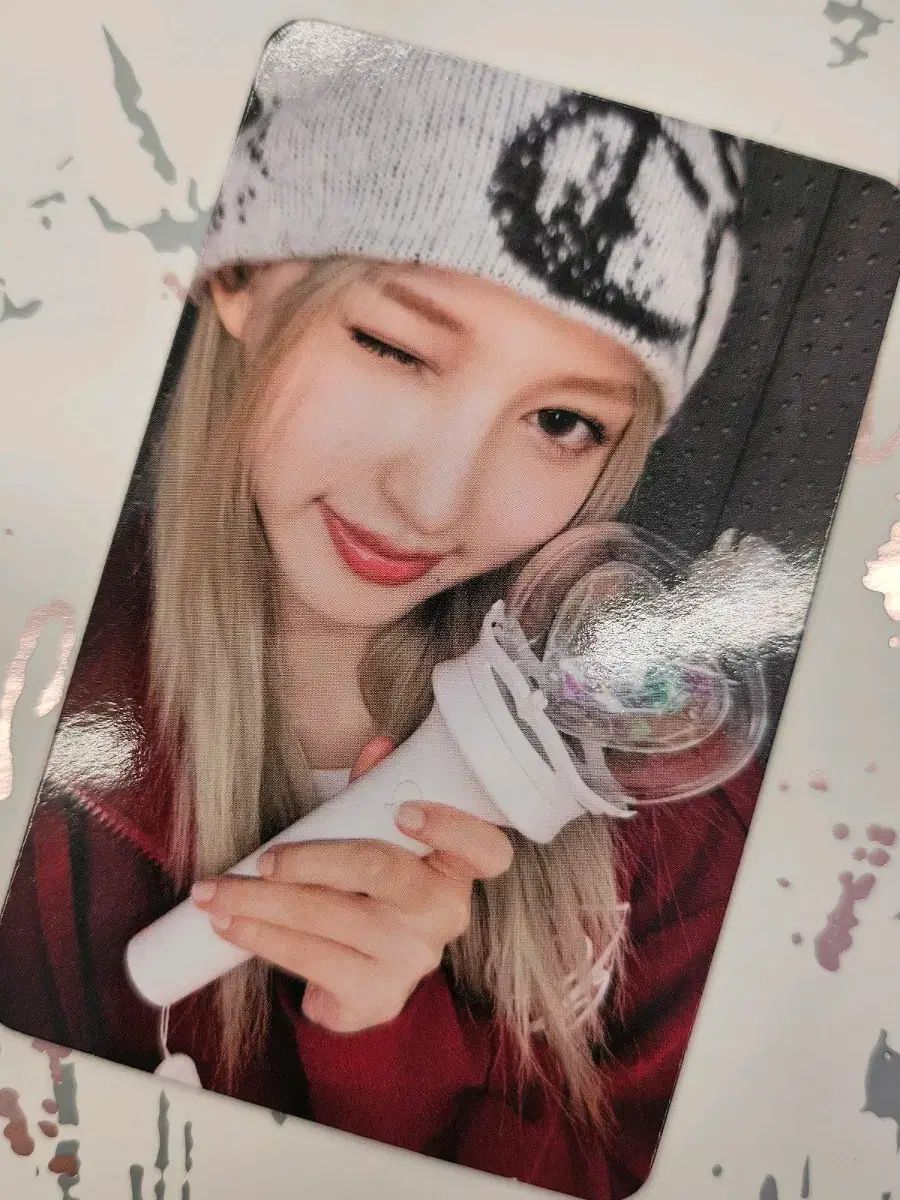 IVE（アイヴ）ガウル ペンライト トレカ - メルカリ