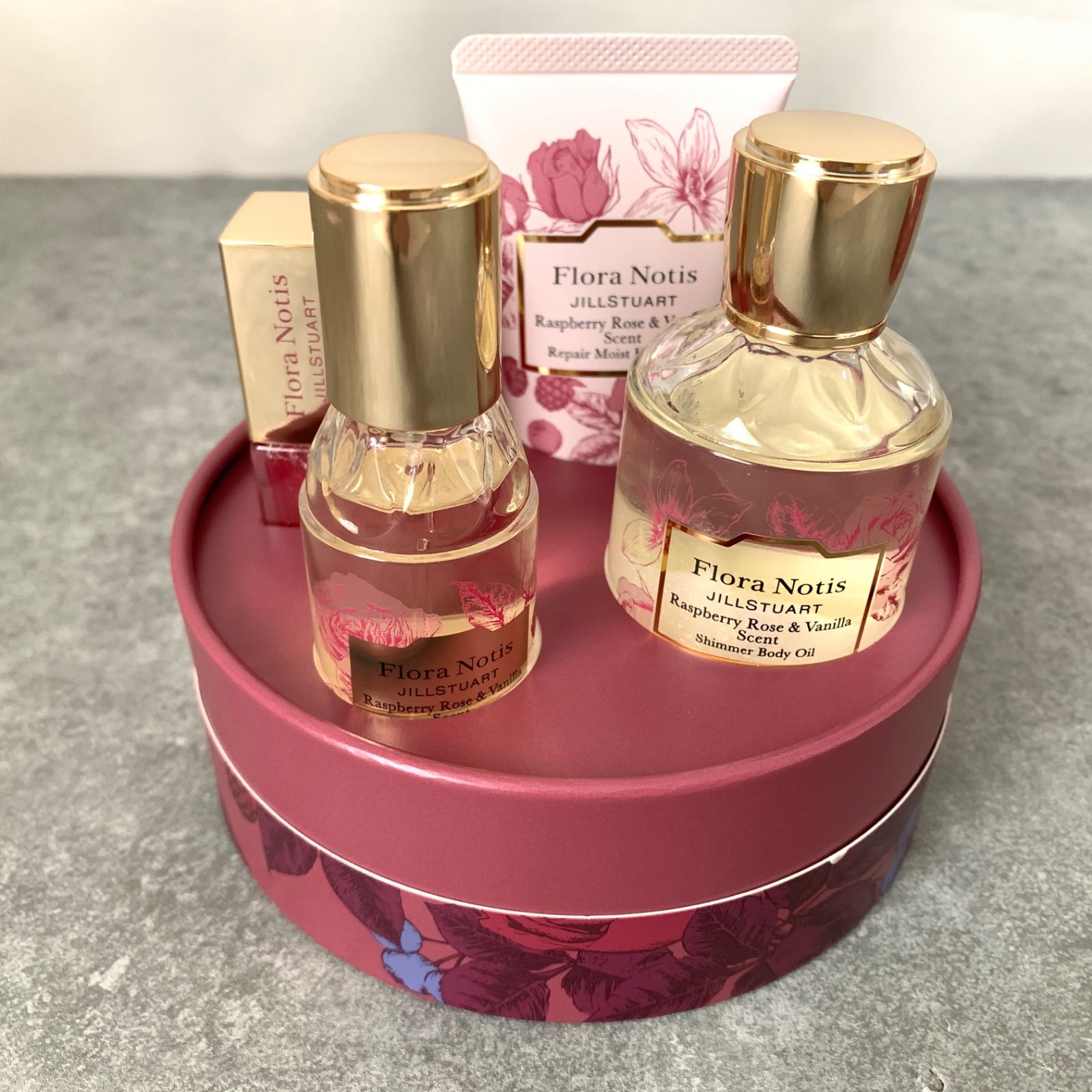 未使用に近い/試し使用のみ】ジル・スチュアート フローラノーティス