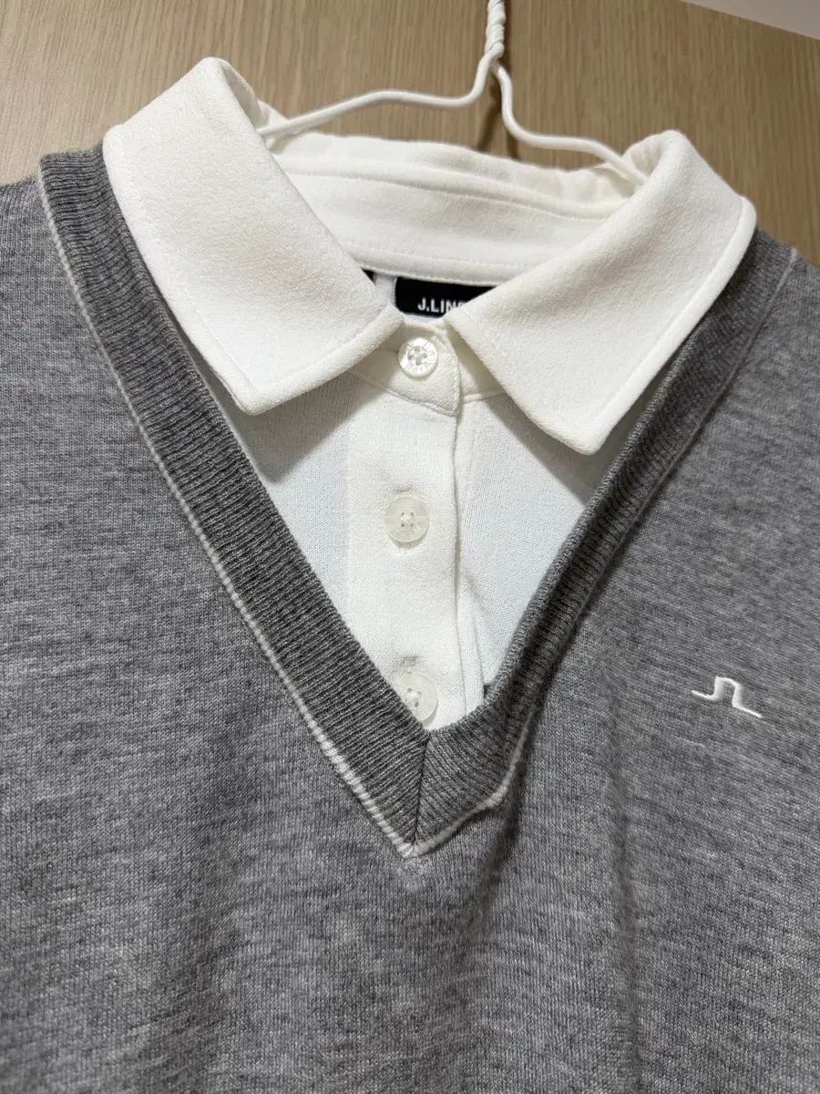 レディース) J.LINDEBERG(J.リンドバーグ) 薄い ニット グレー S