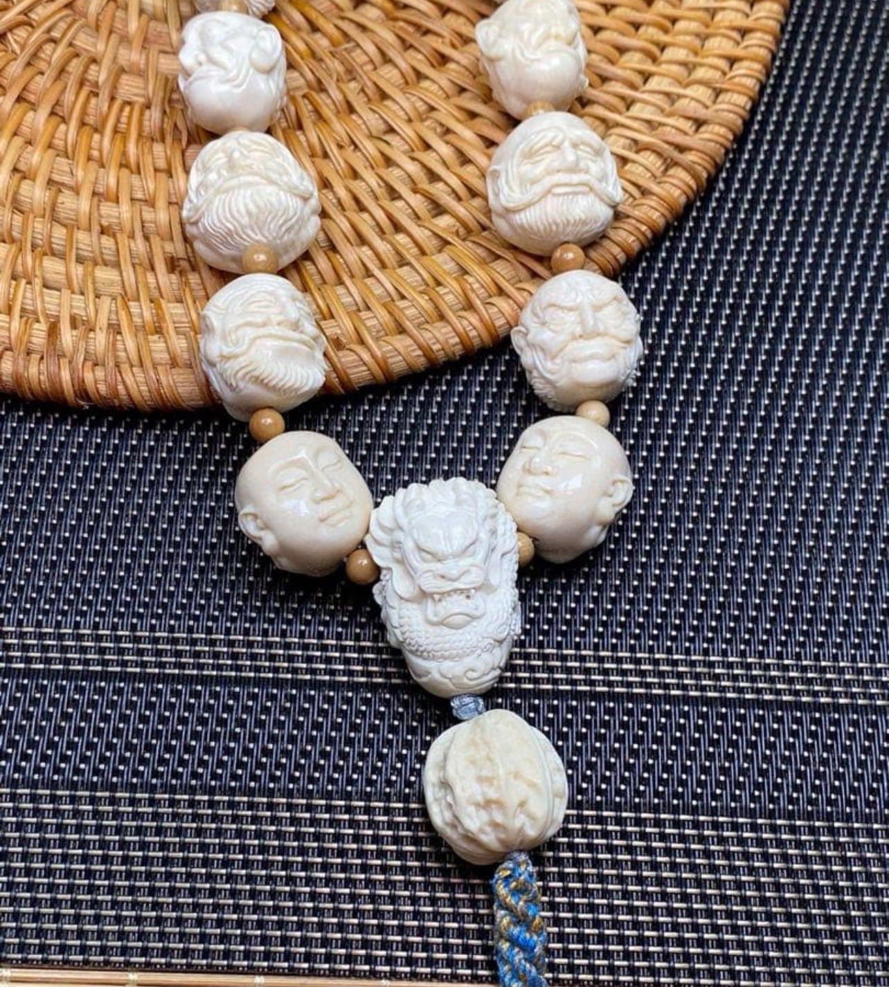 天然マンモス牙美しい手作り彫刻 十八羅漢 手持ち/数珠 - メルカリ