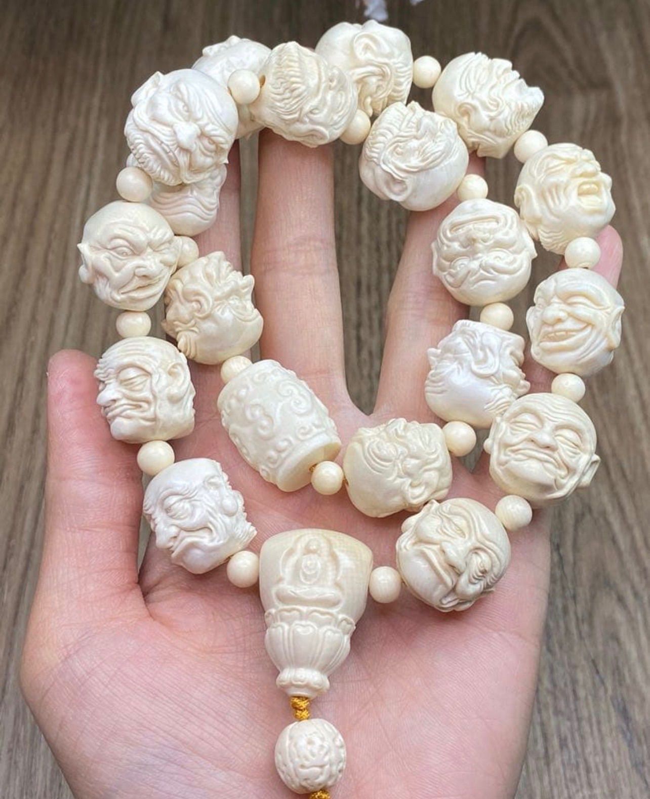 天然マンモス牙美しい手作り彫刻 (1) 十八羅漢 手持ち/数珠 - メルカリ