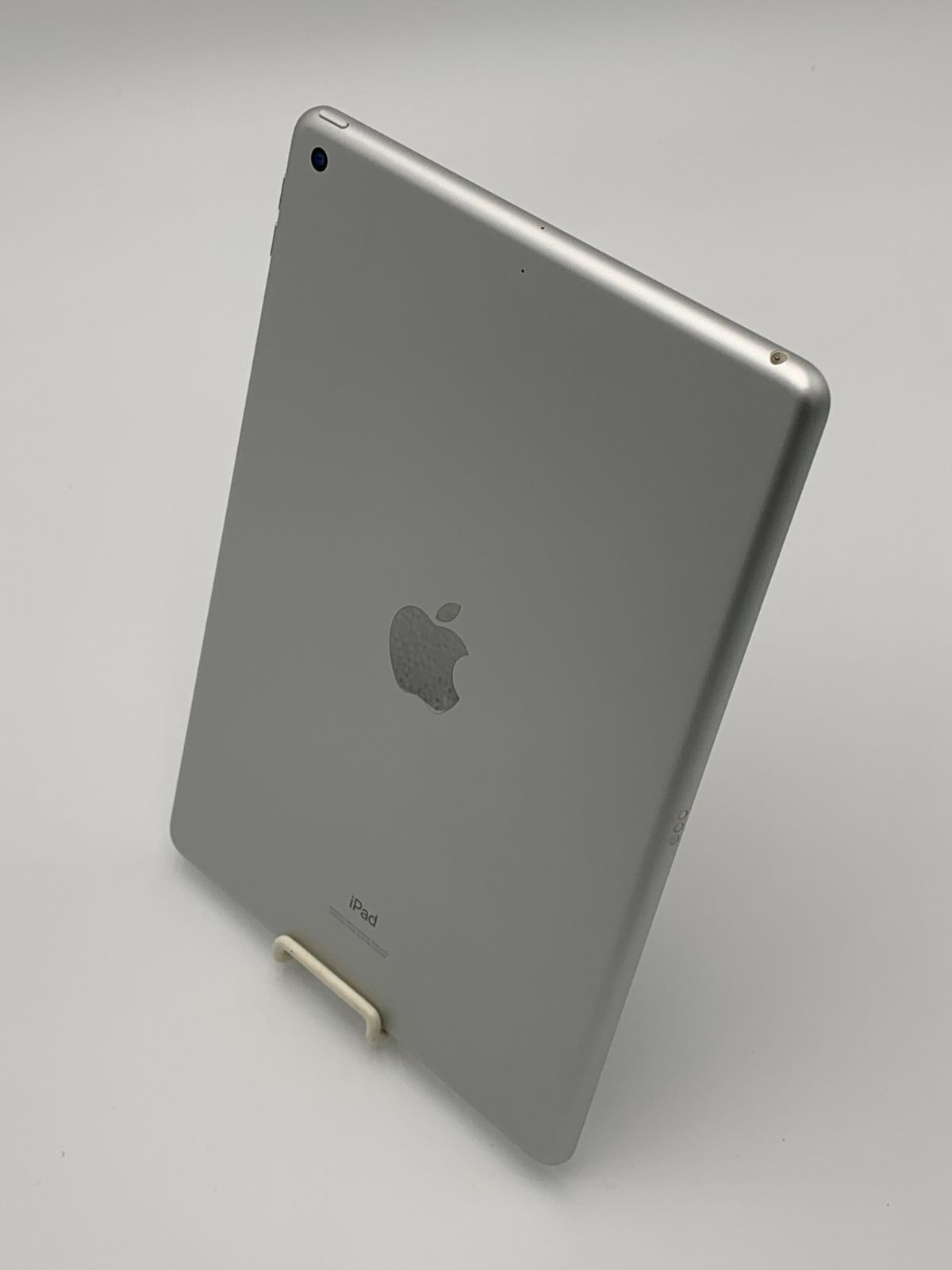 中古】iPad 10.2インチ 第8世代(2020) Wi-Fiモデル 32GB MYLA2J/A