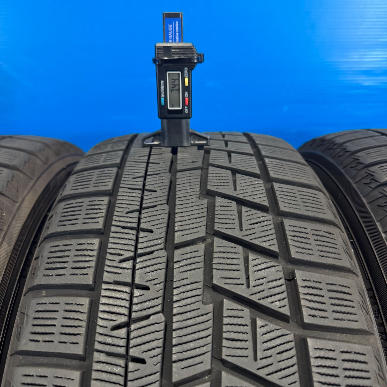 ②【DOBNEZUMI】【送料込！バリ山】スタッドレス225/40R18 2月限定・売り切り価格】バリ山 iG60 225/40R18 4本 2020年製 残溝7.4