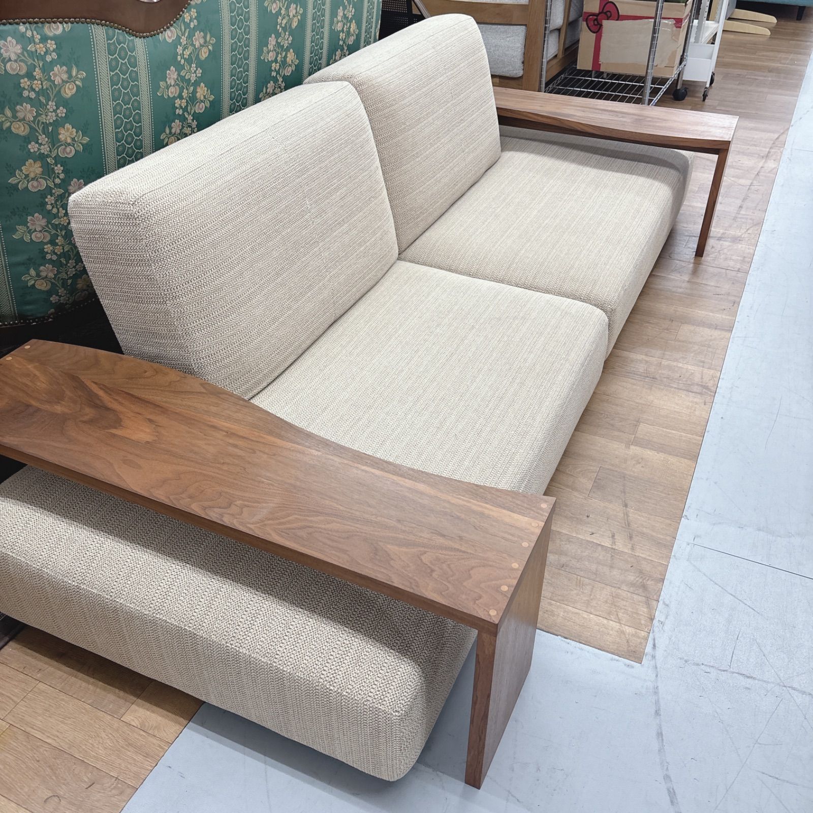  I329 ? 名古屋市近郊送料設置無料 最 LEGNATEC 2Pワイドローソファ クリーニング済 背もたれ高め 2人掛け 3人掛けソファ ソファ ソファベッド