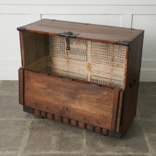 李朝家具 網代細工 アジロ 真鍮金具 収納家具 古家具 韓国骨董 ヴィンテージ 李朝家具 無垢材 古鉄金具 半閉櫃 バンダジ 半閉じ箱 時代物 朝鮮 収納