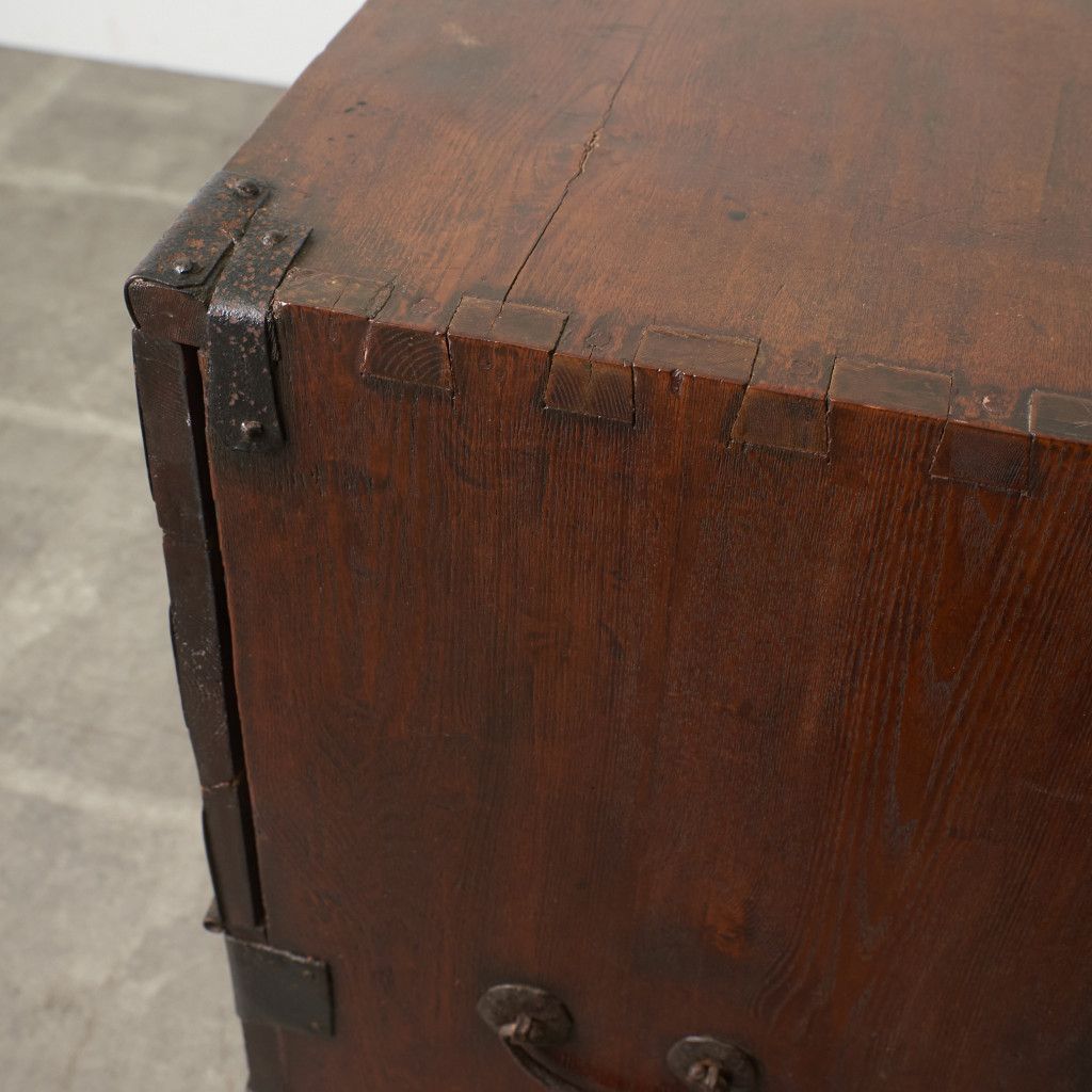 李朝家具 無垢材 古鉄金具 半閉櫃 バンダジ 半閉じ箱 時代物 朝鮮 収納