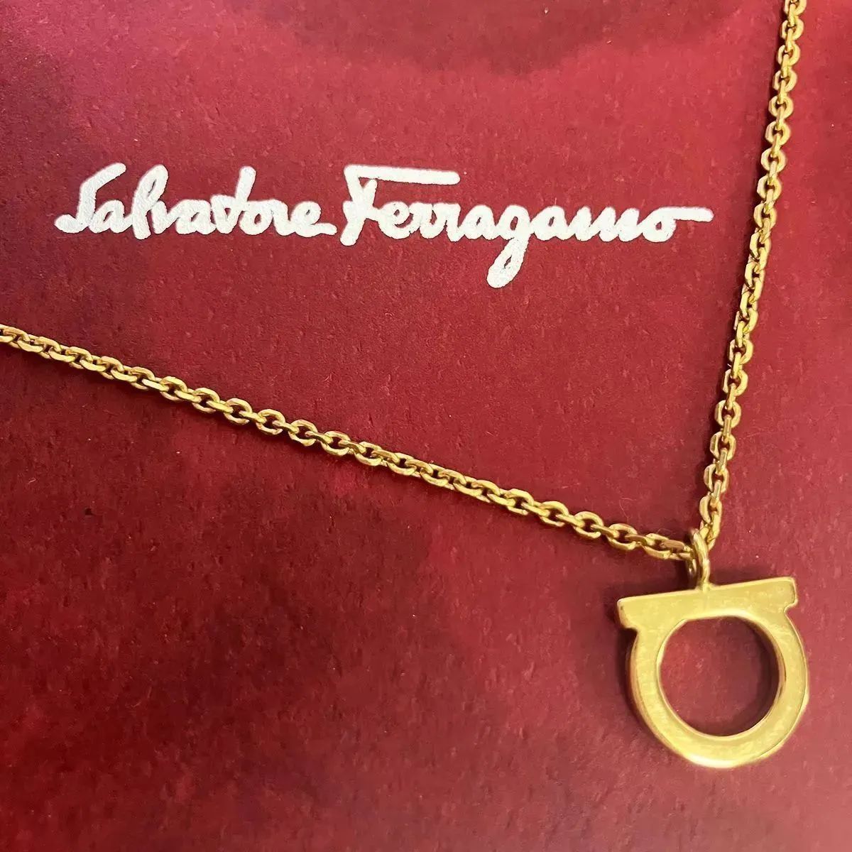 Salvatore Ferragamo サルヴァトーレフェラガモ ガンチーニ ネックレス 