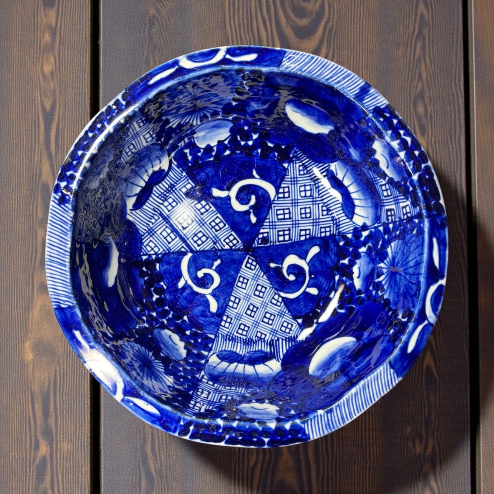 古伊万里　骨董品　幕末～明治頃　ベロ藍　菊　牡丹　染付手書き　大鉢 古伊万里 ベロ藍 染付大鉢 盛り鉢 色絵 鉢 取り皿 飾り皿 和食器 陶器