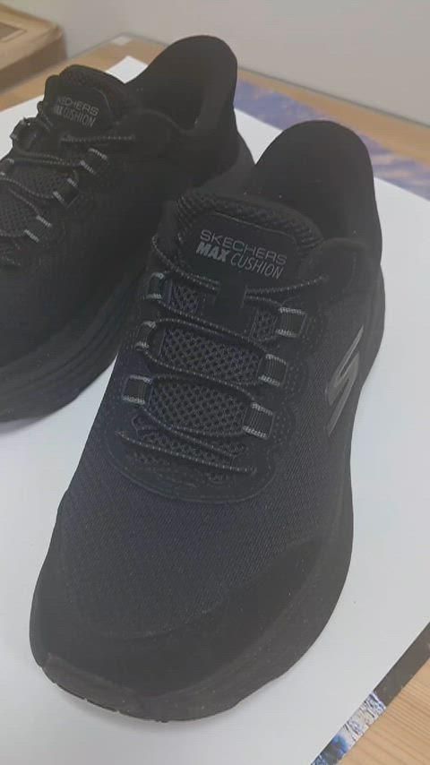  スケッチャーズ マックス クッショニング スリップイン スニーカー 235 mm 登山靴 トレッキングシューズ アウトドアシューズ