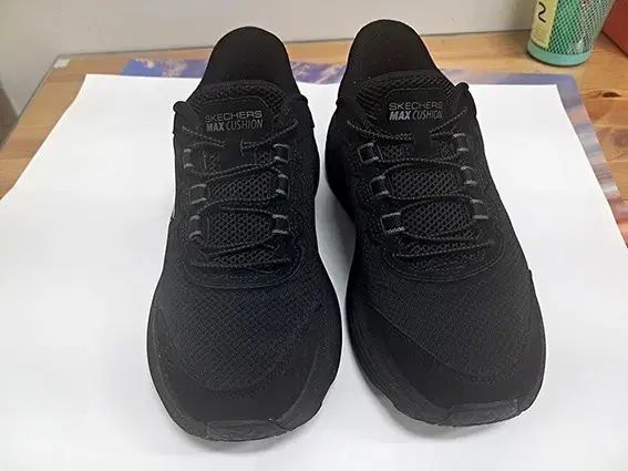 スケッチャーズ マックス クッショニング スリップイン スニーカー 235 mm