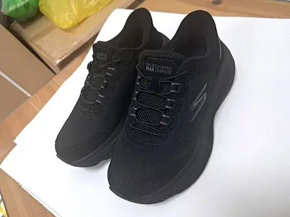 スケッチャーズ マックス