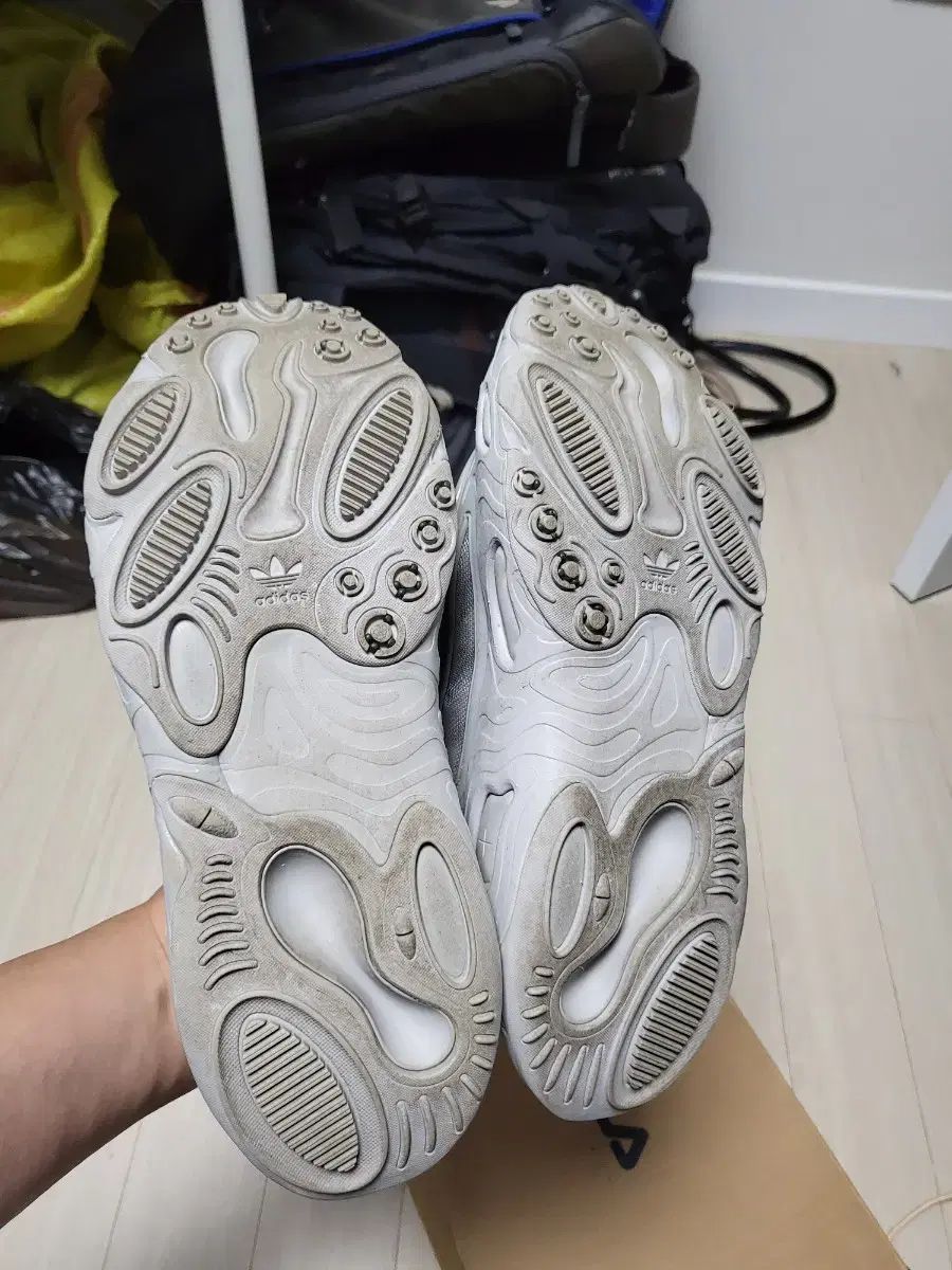 adidas アディダス