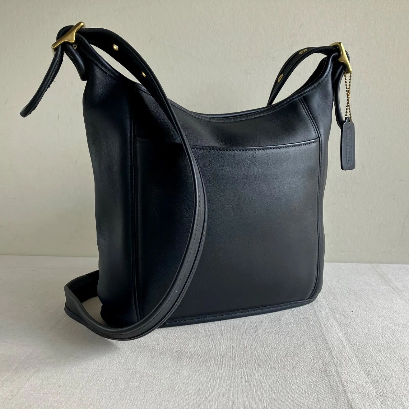 Vintage Coach Slim Duffle Medium Bucket Bag Black Leather Shoulder 