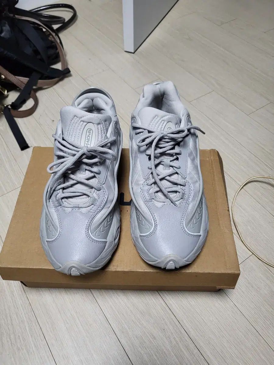 アディダス オーズあんさんぶるスターズ グレー 275 mm 状態良し