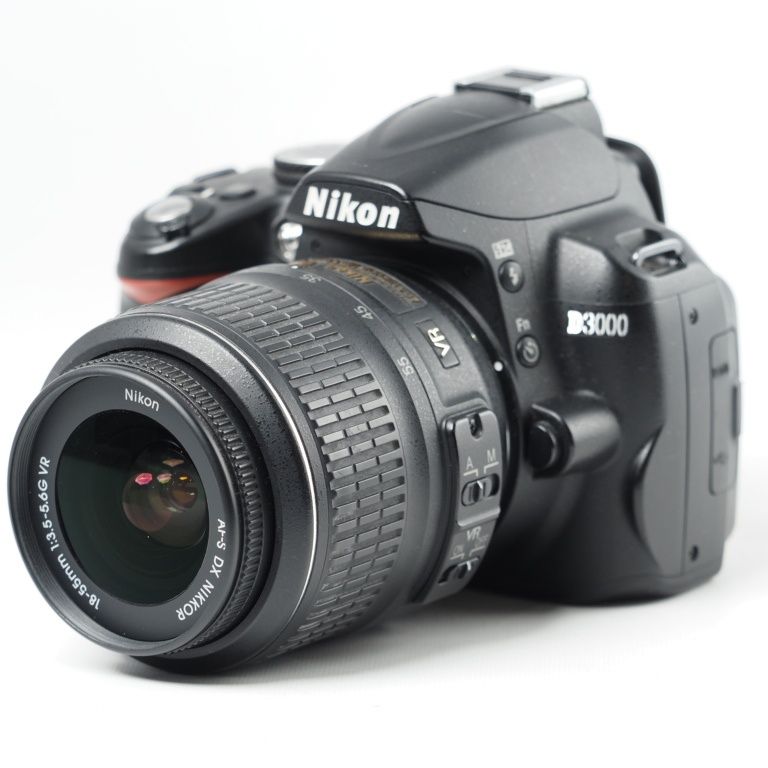 Nikon デジタル一眼レフカメラ D3000 AF-S Nikkor 18-55mm VRレンズ