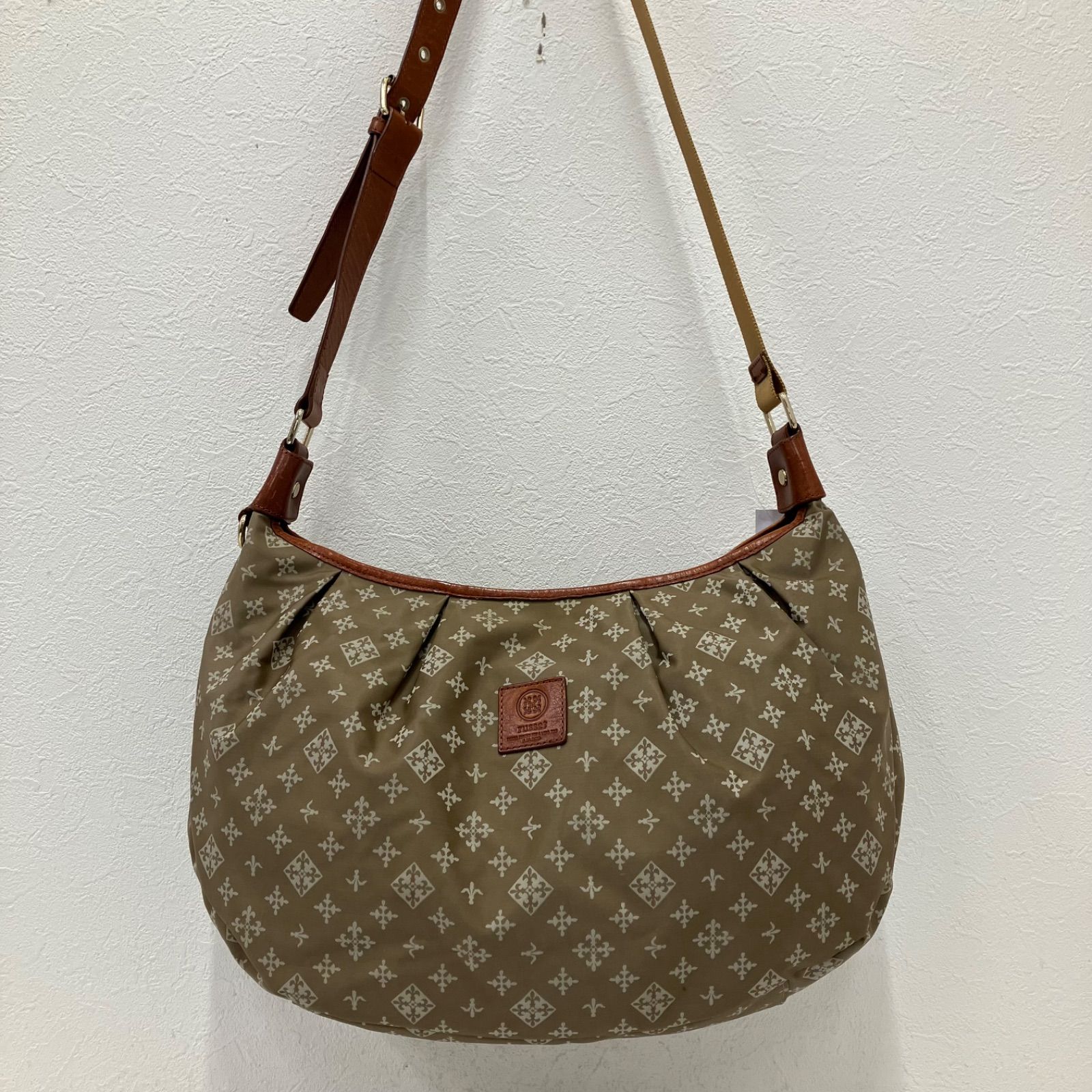 9084 russet ラシット ショルダーバッグ ベージュ ナイロン レザー 