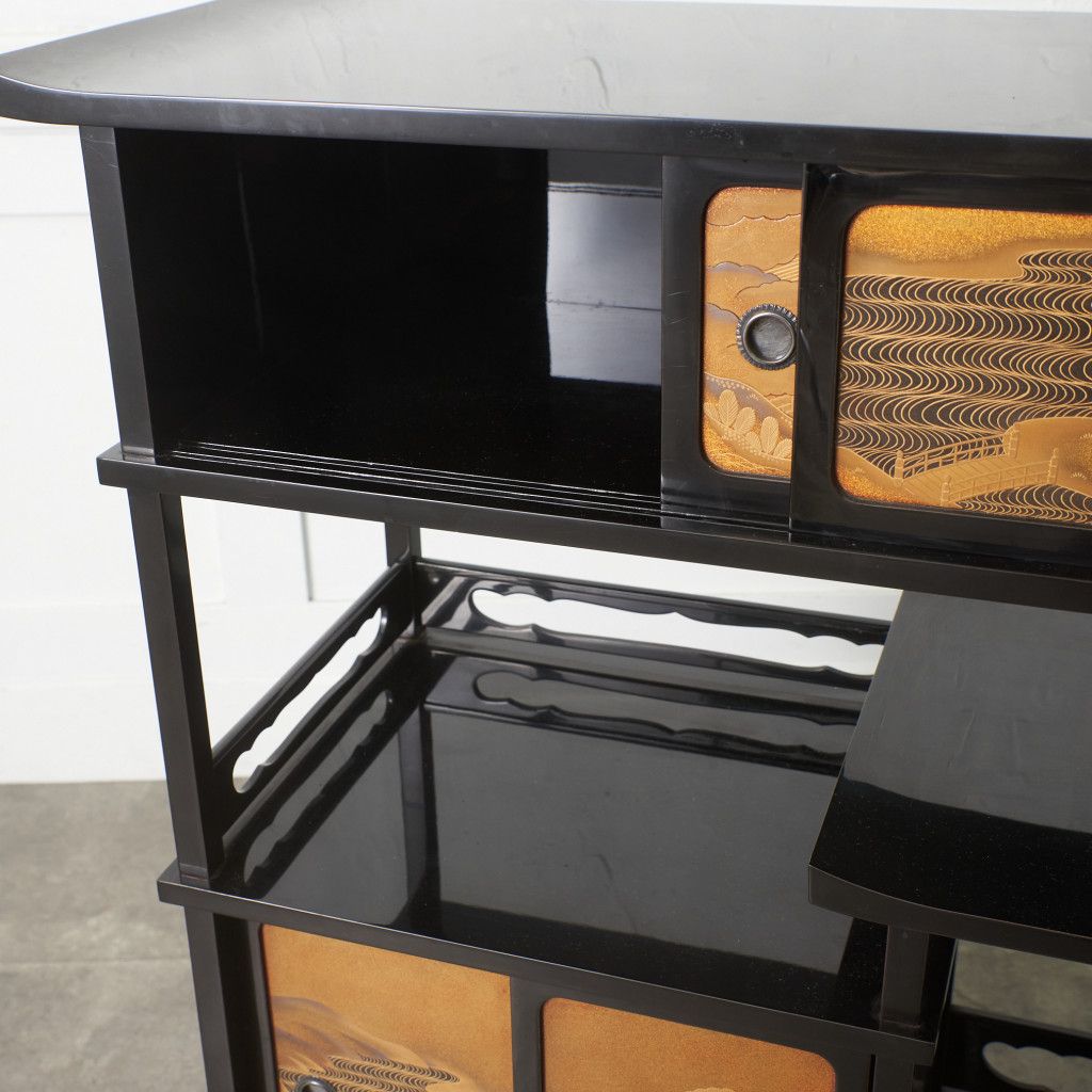 輪島塗 蒔絵 陽斉 銘 漆芸 飾り棚 茶棚 漆黒 漆塗り 蒔絵 違い棚 収納