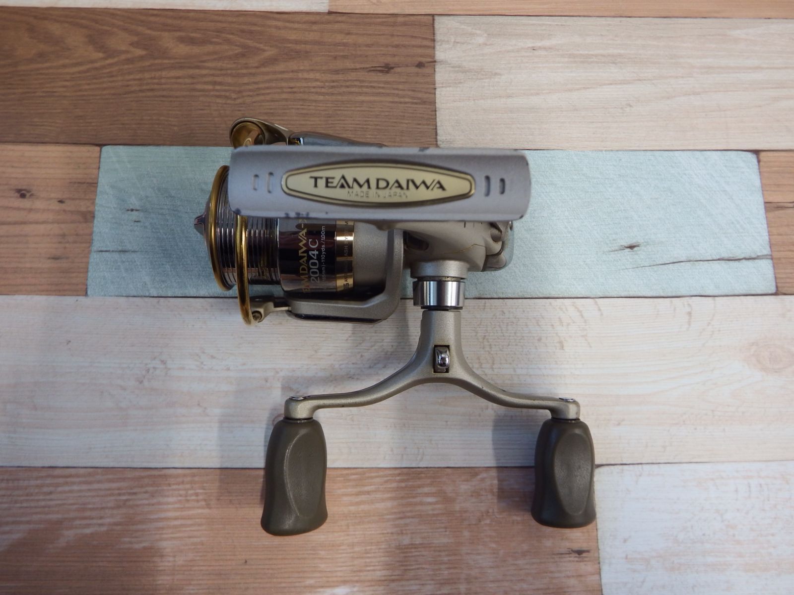 S0203】チームダイワ-X 2004C TEAM DAIWA スピニングリール ① - メルカリ